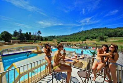 Bord de la piscine - Détente au bord de la piscine