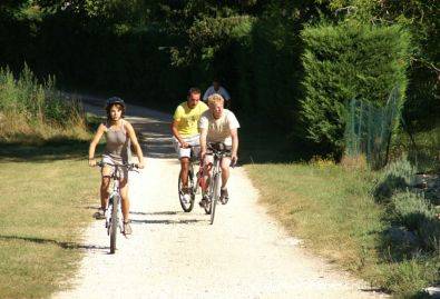 Locations vélos - Parcourez les pistes cyclables et les petites routes du Périgord