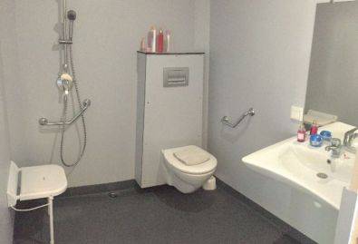 Salle de bain - Une salle d'eau équipée PMR