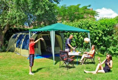 Vacanciers - Faire du camping dans le Périgord Noir