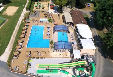 grands bassins - La piscine se découvre pour porfiter du soleil de Dordogne