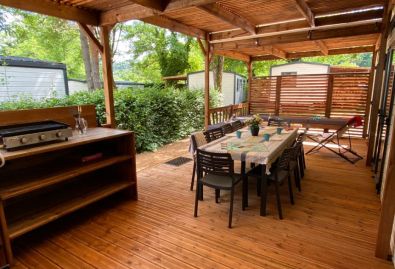 carlux grande terrasse.jpg - ᐃ DOMAINE DES CHENES VERTS **** : Camping Dordogne