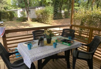 jouer sur la terrasse - se détendre sur la terrasse